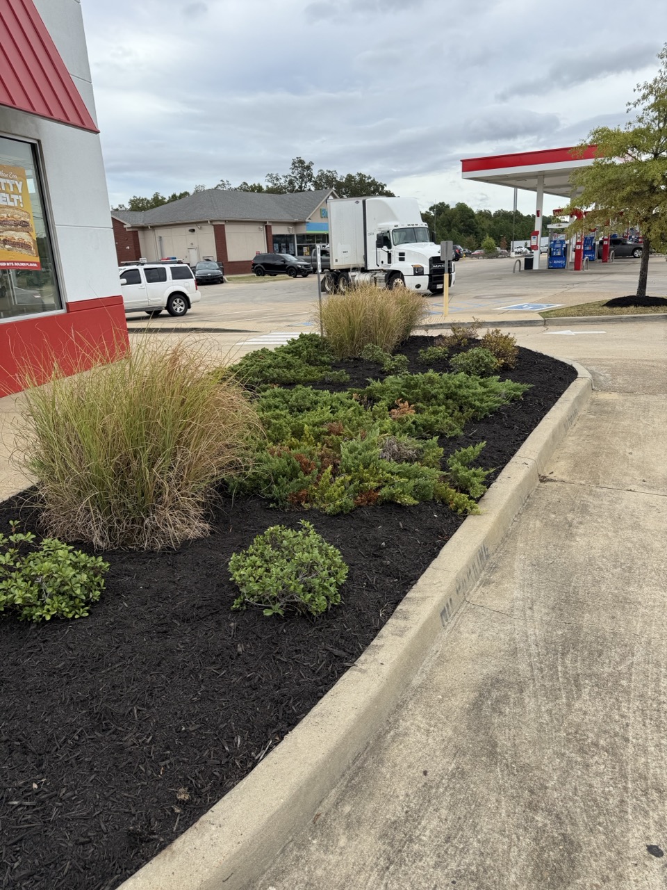 Commercial Mulching Services in Oxford, MS and Surrounding Areas